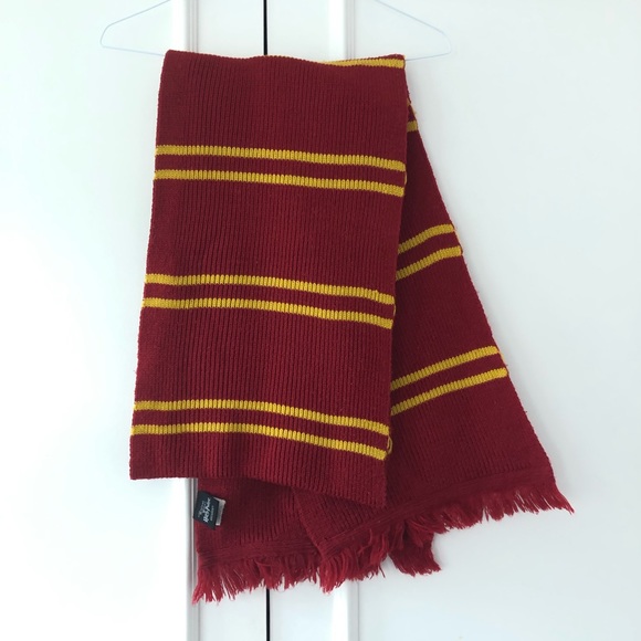 Gryffindor Scarf - Picture 1 of 2